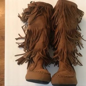 Hot Cakes Fringe Moccasin Boots